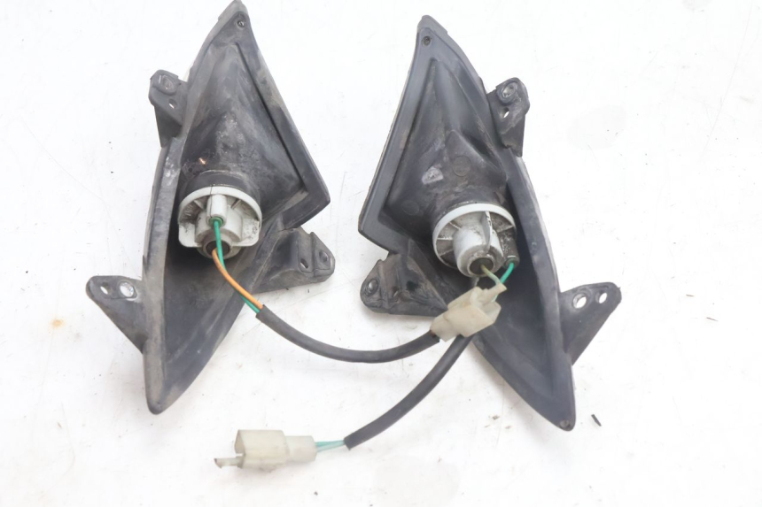 photo de FRONT TURN SIGNAL PEUGEOT CITYSTAR 125 (2011 - 2017) - Product overview
