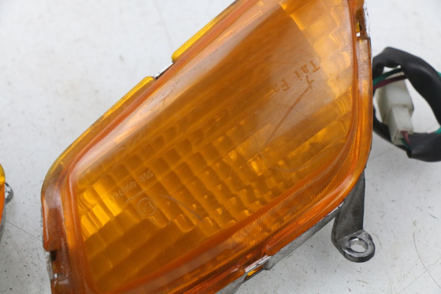 photo de FRONT TURN SIGNAL JMSTAR CJ12M 125 (2005 - 2007) - Surface and material condition