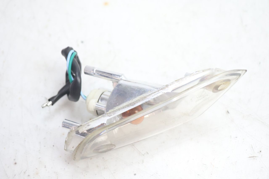photo de RIGHT FRONT TURN SIGNAL KYMCO AGILITY 4T 50 (2018 - 2022) - Alternative perspective