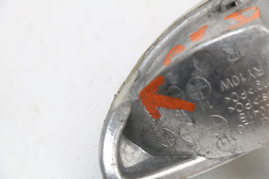 photo de FRONT RIGHT TURN SIGNAL APRILIA SR MOTARD 50 (2012 - 2018) - Technical close-up