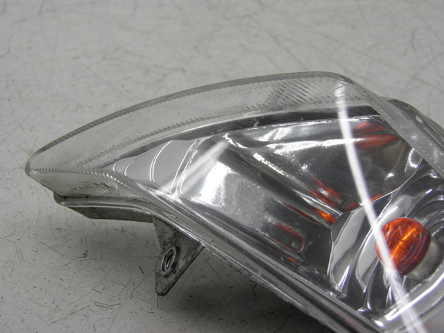 photo de FRONT RIGHT TURN SIGNAL BENZHOU YY50QT31 VINTAGE 50 (2009 - 2012) - Technical close-up