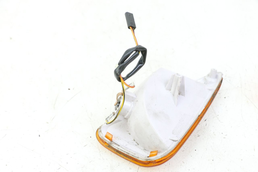 photo de FRONT RIGHT TURN SIGNAL BMW C1 125 (2000 - 2003) - Alternative perspective