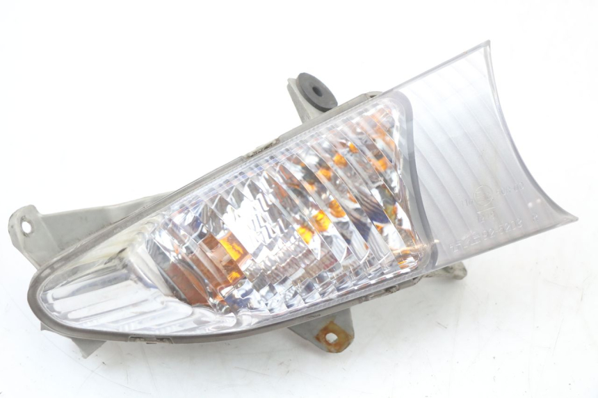photo de RIGHT FRONT TURN SIGNAL SUZUKI BURGMAN 125 (2007 - 2014) - Main view