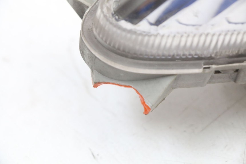 photo de RIGHT FRONT TURN SIGNAL SUZUKI BURGMAN 125 (2007 - 2014) - Zoom on usage condition