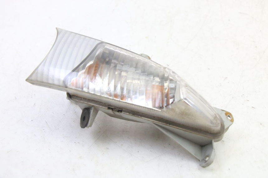 photo de RIGHT FRONT TURN SIGNAL SUZUKI BURGMAN 125 (2007 - 2014) - Alternative perspective