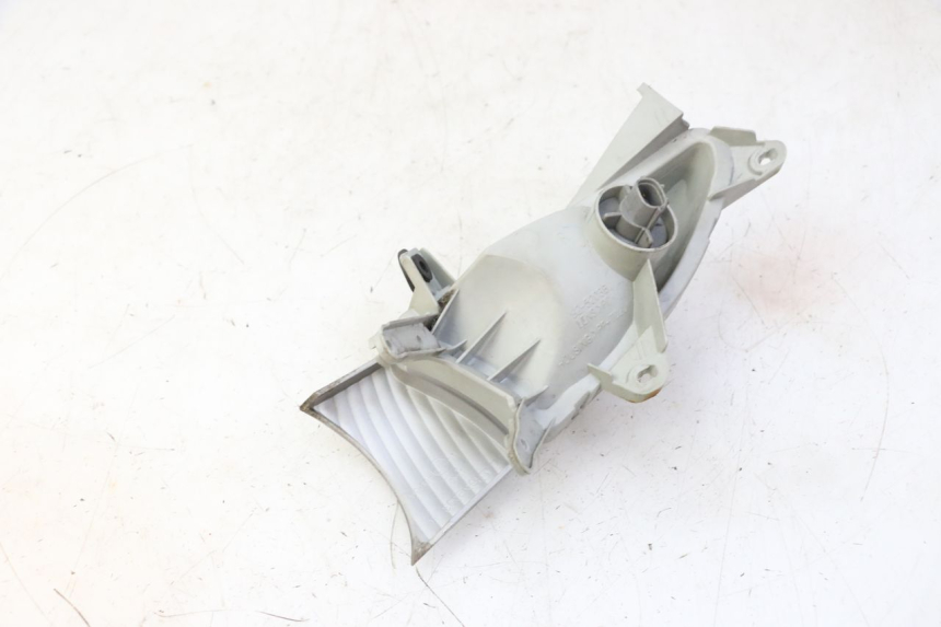 photo de RIGHT FRONT TURN SIGNAL SUZUKI BURGMAN 125 (2007 - 2014) - Zoom on usage condition