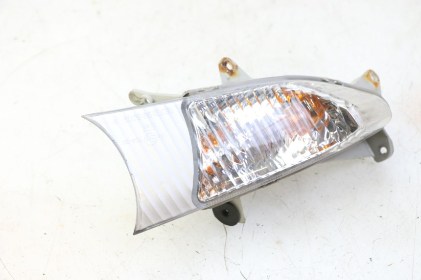photo de RIGHT FRONT TURN SIGNAL SUZUKI BURGMAN 125 (2007 - 2014) - Fixing points details