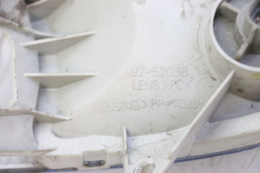 photo de RIGHT FRONT TURN SIGNAL SUZUKI BURGMAN 125 (2007 - 2014) - Component detail