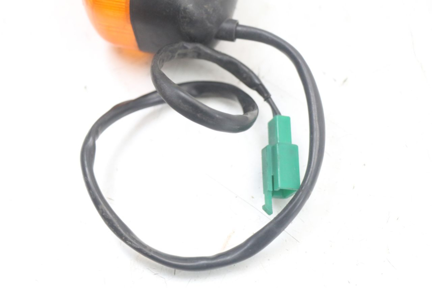 photo de FRONT RIGHT TURN SIGNAL YAMAHA BW'S BWS 125 (2010 - 2013) - Technical close-up