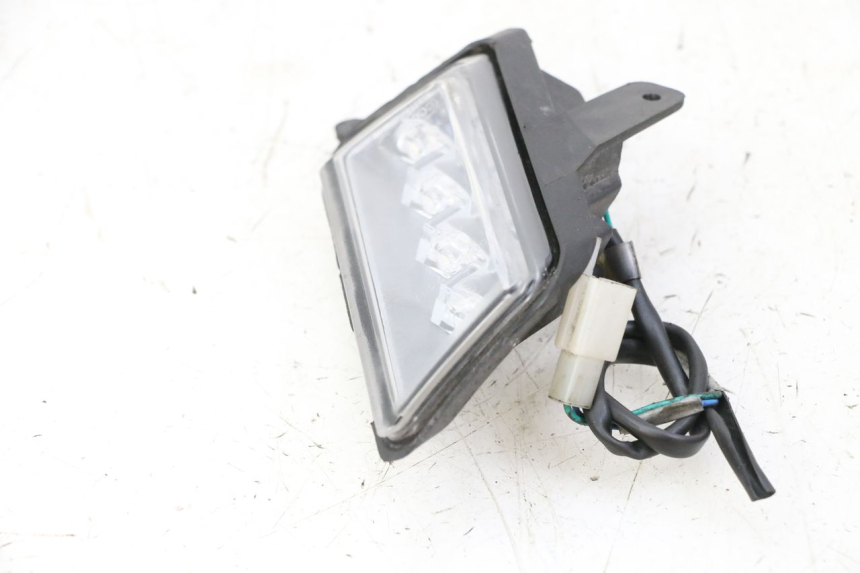 photo de FRONT RIGHT TURN SIGNAL ORCAL CAVARO 4T 50 (2019 - 2023) - Fixing points details