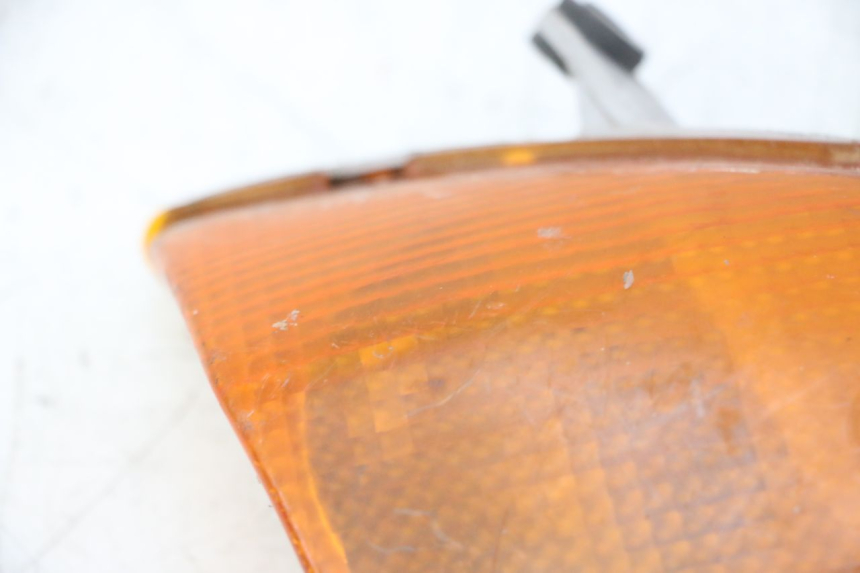 photo de FRONT RIGHT TURN SIGNAL HONDA CBR F SC25 1000 (1989 - 1992) - Additional view of the item