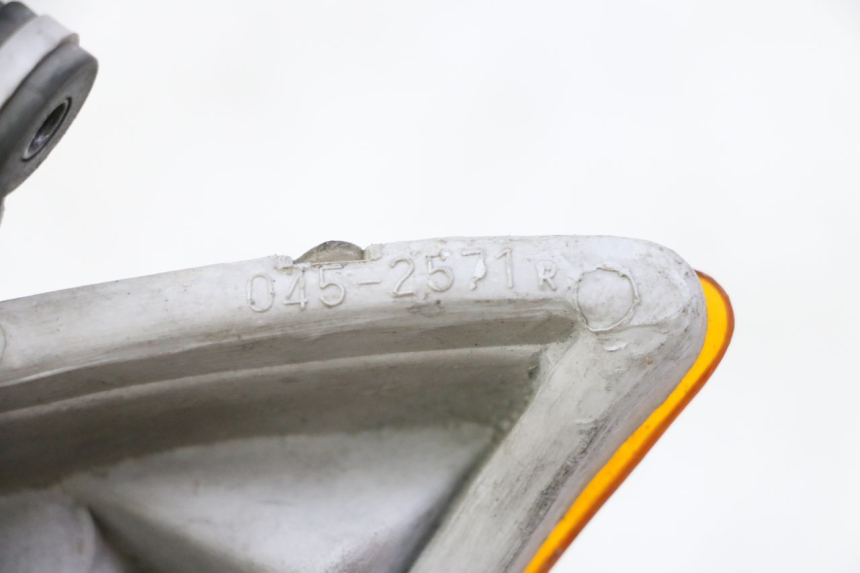 photo de FRONT RIGHT TURN SIGNAL HONDA CBR F SC25 1000 (1989 - 1992) - Alternative perspective