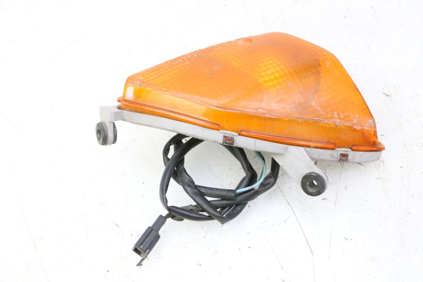 photo de FRONT RIGHT TURN SIGNAL HONDA CBR F SC25 1000 (1989 - 1992) - Checked used part