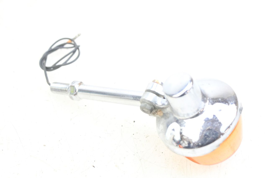 photo de RIGHT FRONT TURN SIGNAL HONDA CM 125 (1983 - 2003) - Technical close-up