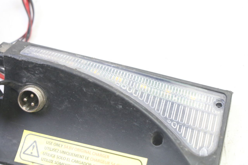 photo de FRONT RIGHT TURN SIGNAL URBANGLIDE E-CROSS PRO 1 - Alternative perspective