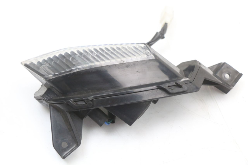 photo de FRONT RIGHT TURN SIGNAL LONGJIA EASY MAX 125 (2020 - 2024) - Alternative perspective