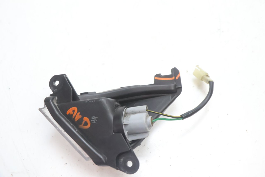 photo de FRONT RIGHT TURN SIGNAL KAWASAKI ER-6 ER6 N 650 (2005 - 2009) - Alternative perspective
