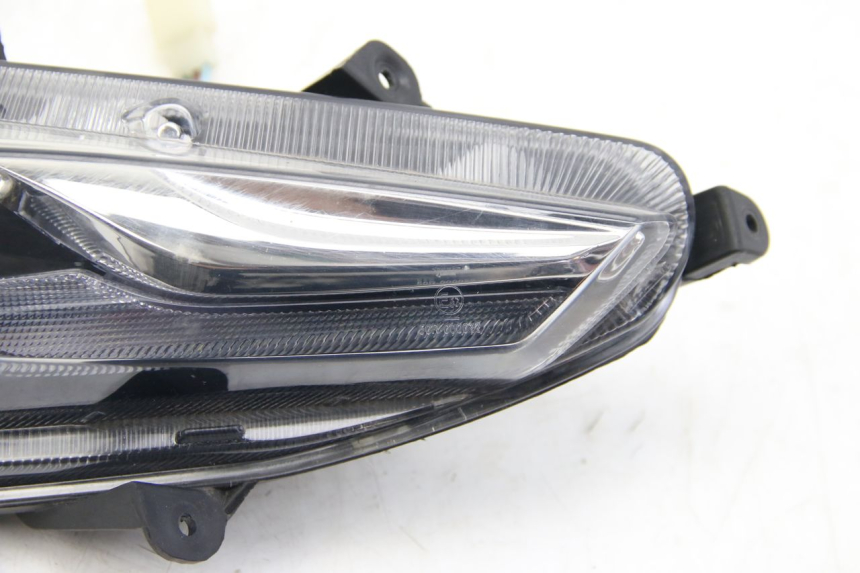 photo de RIGHT FRONT TURN SIGNAL JM MOTORS EVOLIS 4T 50 (2018 - 2022) - Zoom on usage condition