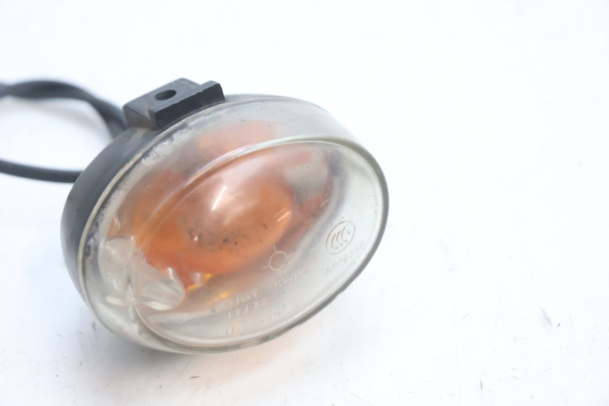 photo de FRONT RIGHT TURN SIGNAL KEEWAY F-ACT NAKED 50 (2009 - 2014) - Zoom on usage condition