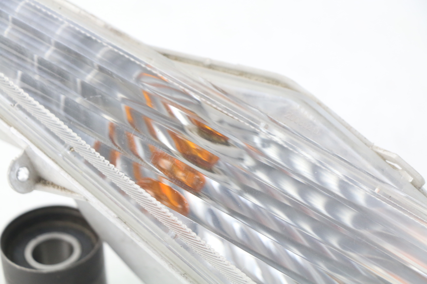 photo de FRONT RIGHT TURN SIGNAL HONDA FES PANTHEON 125 (2003 - 2007) - Zoom on usage condition