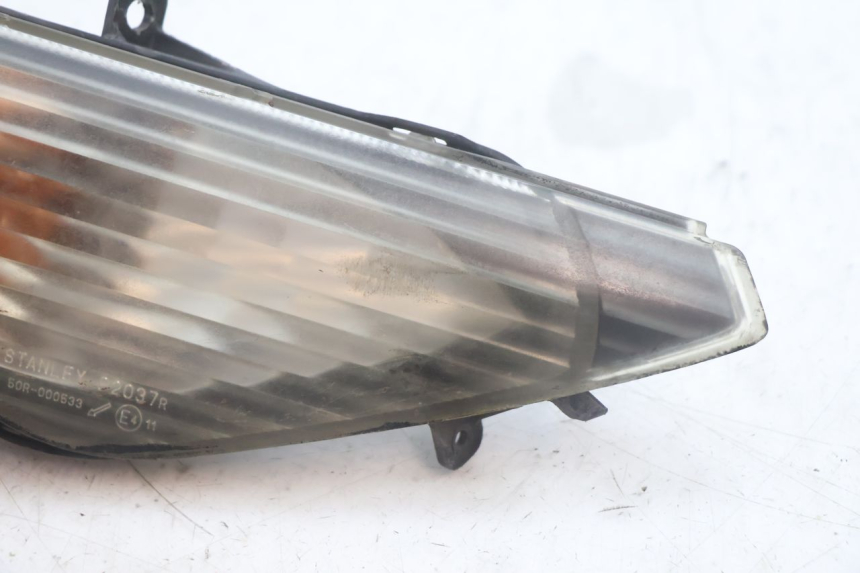 photo de FRONT RIGHT TURN SIGNAL HONDA FJS SILVER WING SILVERWING 400 (2005 - 2008) - Alternative perspective