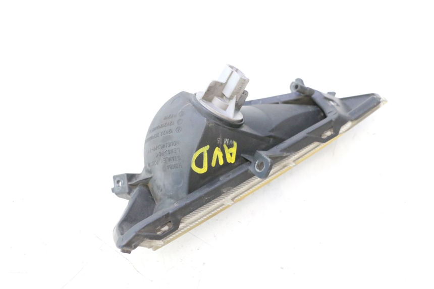 photo de FRONT RIGHT TURN SIGNAL HONDA FJS SILVER WING SILVERWING 400 (2005 - 2008) - Alternative perspective