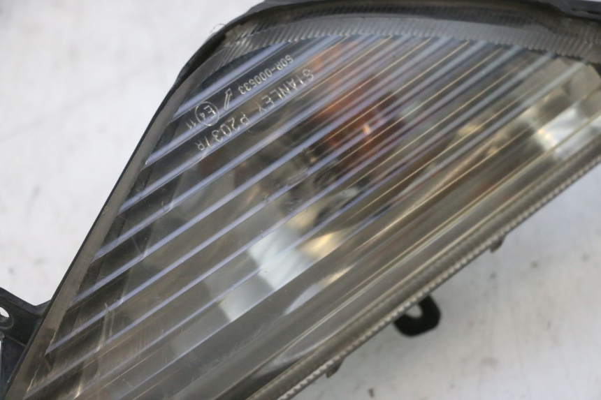 photo de FRONT RIGHT TURN SIGNAL HONDA FJS SILVER WING SILVERWING 400 (2005 - 2008) - Fixing points details
