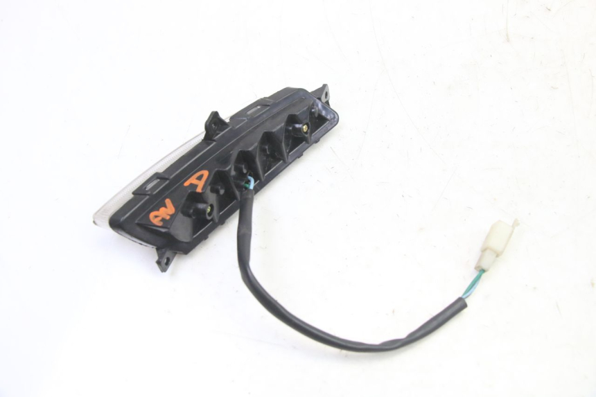 photo de FRONT RIGHT TURN SIGNAL VENESI FLY RETRO 4T 50 (2020 - 2025) - Alternative perspective