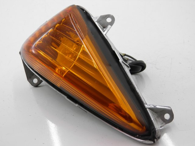 photo de FRONT RIGHT TURN SIGNAL HONDA CBF S ABS 600 (2004 - 2007) - Alternative perspective
