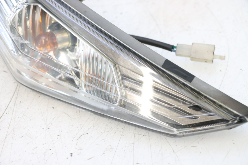 photo de RIGHT FRONT TURN SIGNAL SYM JET 14 4T 50 (2018 - 2022) - Surface and material condition