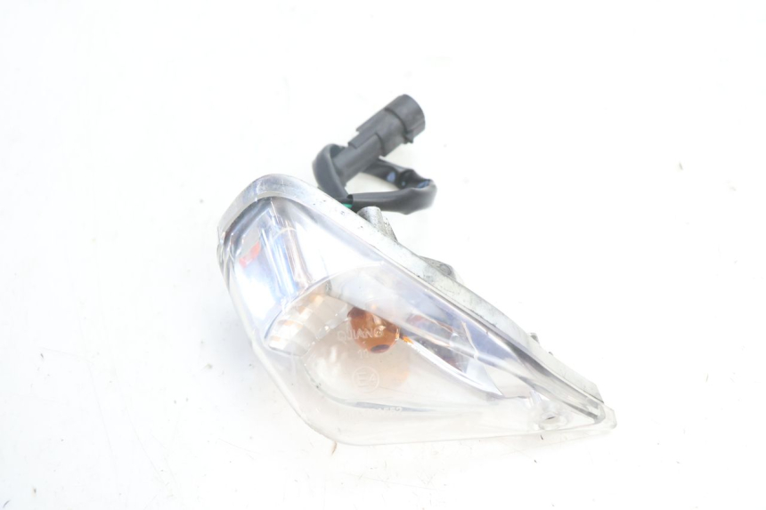 photo de FRONT RIGHT TURN SIGNAL RIDE KALLIO 50 (2010 - 2019) - Zoom on usage condition