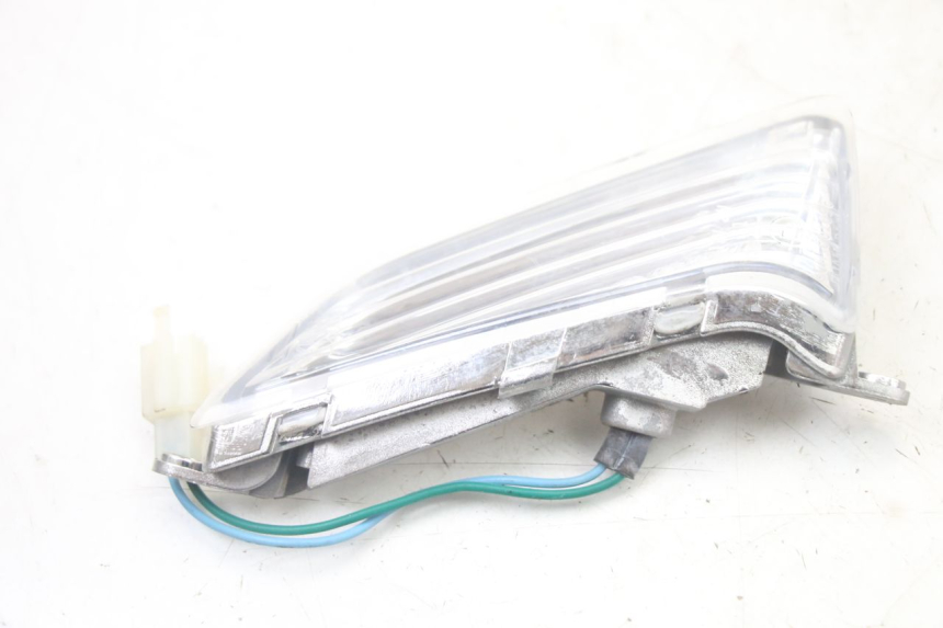 photo de FRONT RIGHT TURN SIGNAL KYMCO PEOPLE S 125 (2000 - 2008) - Zoom on usage condition