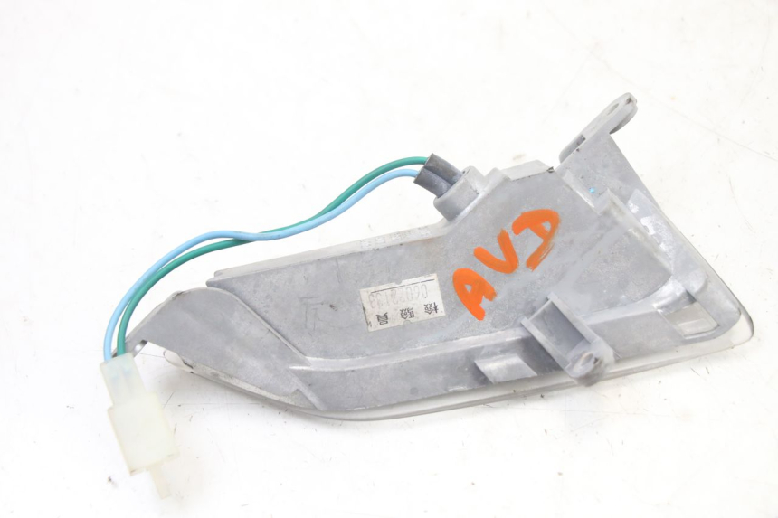 photo de FRONT RIGHT TURN SIGNAL KYMCO PEOPLE S 125 (2000 - 2008) - Alternative perspective