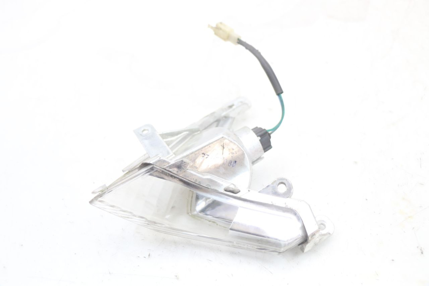 photo de FRONT RIGHT TURN SIGNAL KYMCO X-TOWN XTOWN 125 (2016 - 2021) - Technical close-up