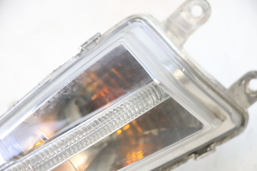 photo de FRONT RIGHT TURN SIGNAL PIAGGIO LIBERTY IGET 4T 50 (2015 - 2020) - Zoom on usage condition