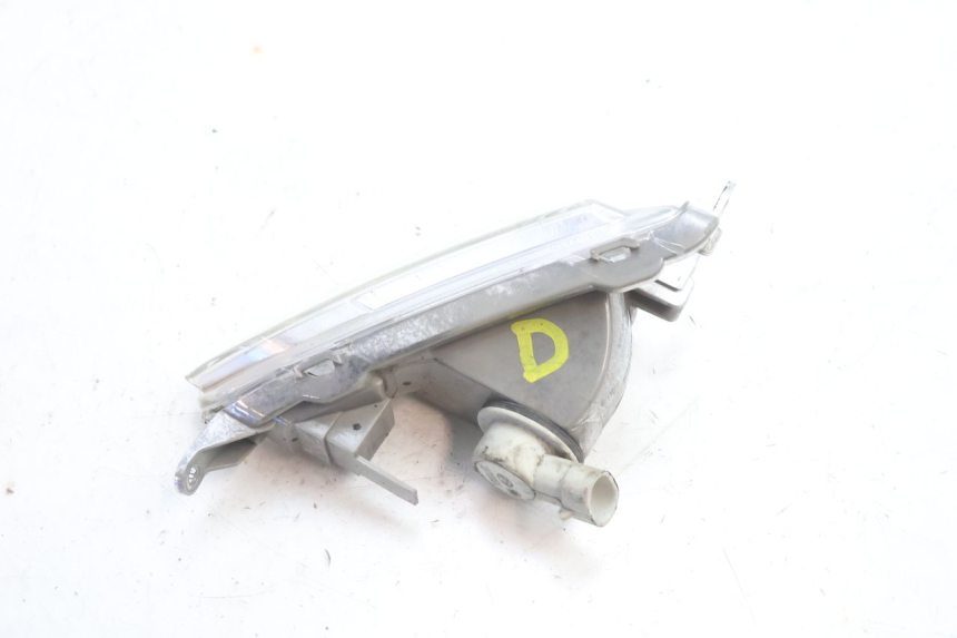 photo de FRONT RIGHT TURN SIGNAL PIAGGIO LIBERTY IGET 4T 50 (2021 - 2025) - Fixing points details