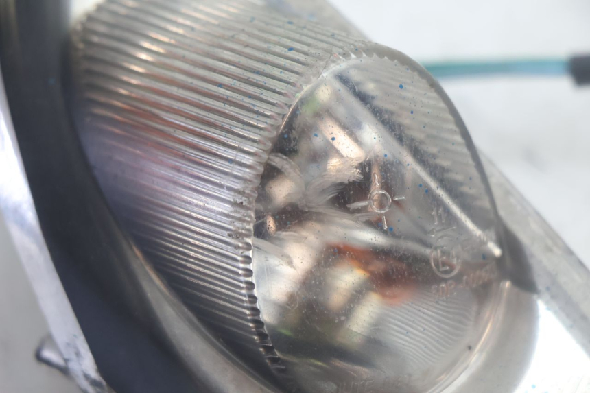 photo de RIGHT FRONT TURN SIGNAL SYM MIO 50 (2005 - 2010) - Zoom on usage condition