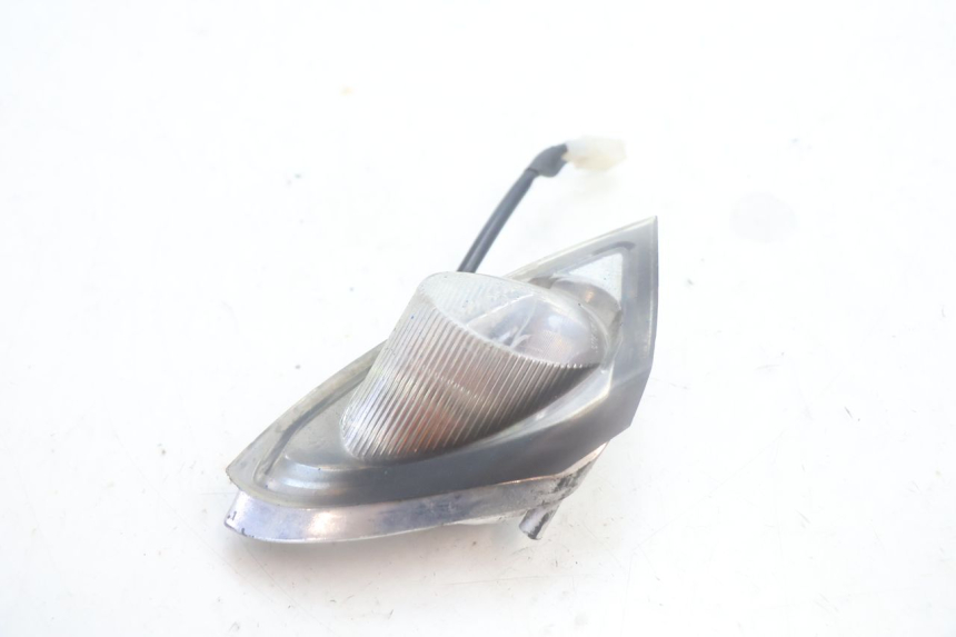 photo de RIGHT FRONT TURN SIGNAL SYM MIO 50 (2005 - 2010) - Alternative perspective