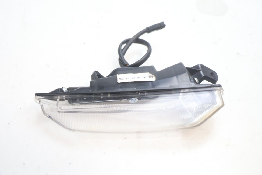 photo de FRONT RIGHT TURN SIGNAL PIAGGIO MP3 HPE 530 (2022 - 2026) - Technical close-up