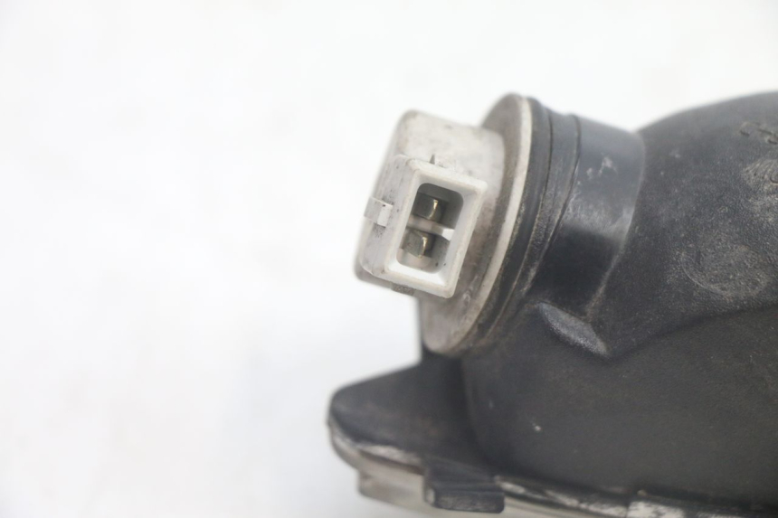 photo de FRONT RIGHT TURN SIGNAL PIAGGIO MP3 125 (2006 - 2014) - Alternative perspective