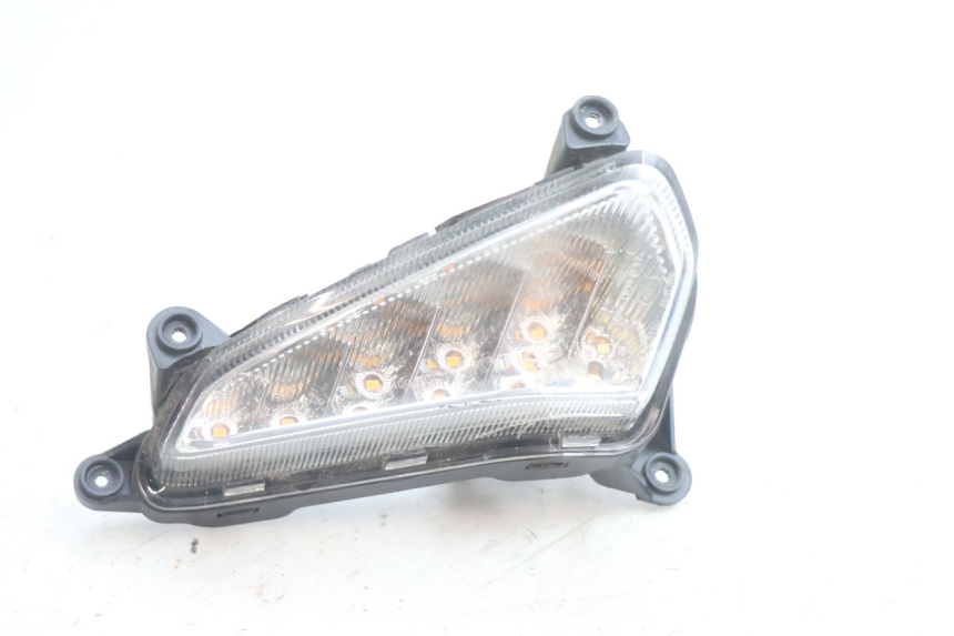 photo de FRONT RIGHT TURN SIGNAL KYMCO LIKE 4T 50 (2019 - 2025) - Zoom on usage condition