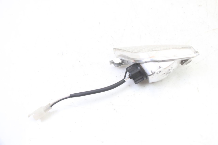 photo de FRONT RIGHT TURN SIGNAL PIAGGIO NEW TYPHOON 50 (2018 - 2021) - Zoom on usage condition