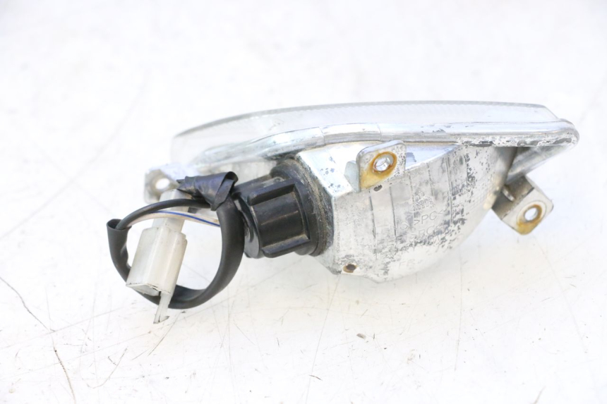 photo de FRONT RIGHT TURN SIGNAL PIAGGIO NEW TYPHOON 50 (2018 - 2021) - Fixing points details