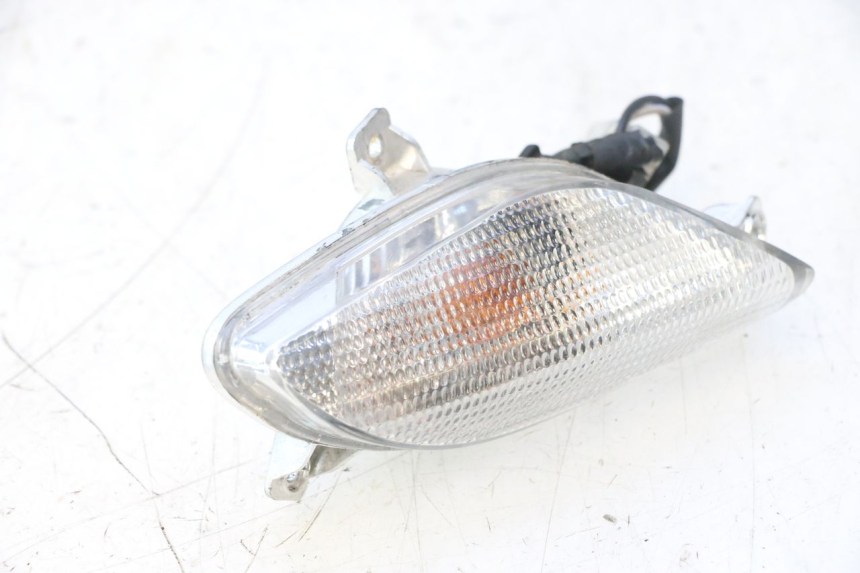 photo de FRONT RIGHT TURN SIGNAL PIAGGIO NEW TYPHOON 50 (2018 - 2021) - Surface and material condition
