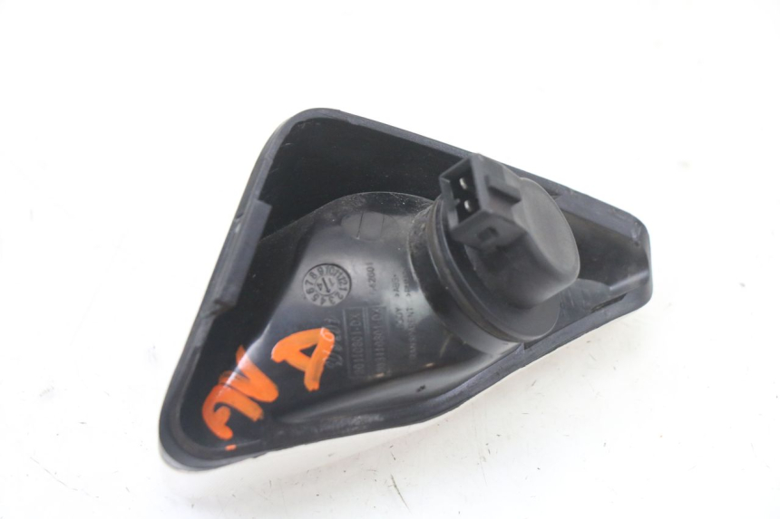 photo de FRONT RIGHT TURN SIGNAL PIAGGIO NRG POWER PUREJET 50 (2018 - 2021) - Technical close-up