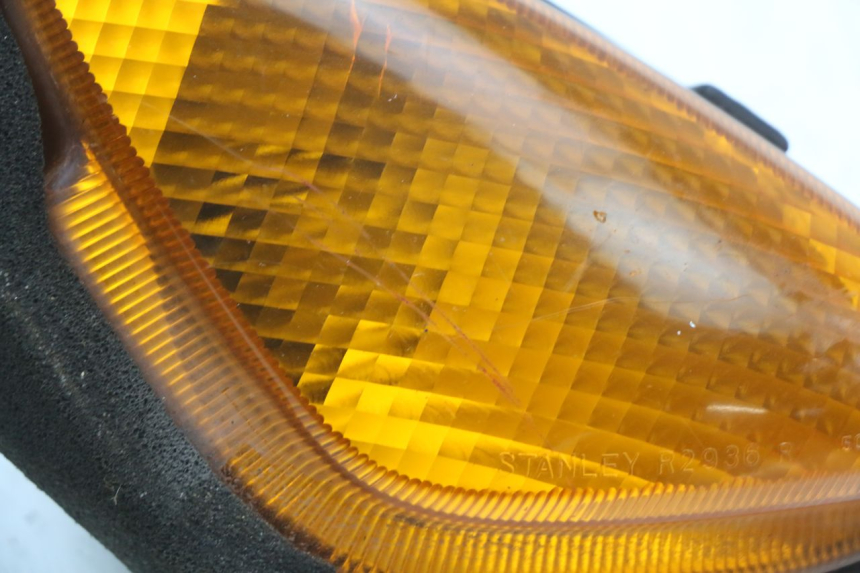 photo de RIGHT FRONT TURN SIGNAL HONDA NTV DEAUVILLE 650 (1998 - 2001) - Component detail