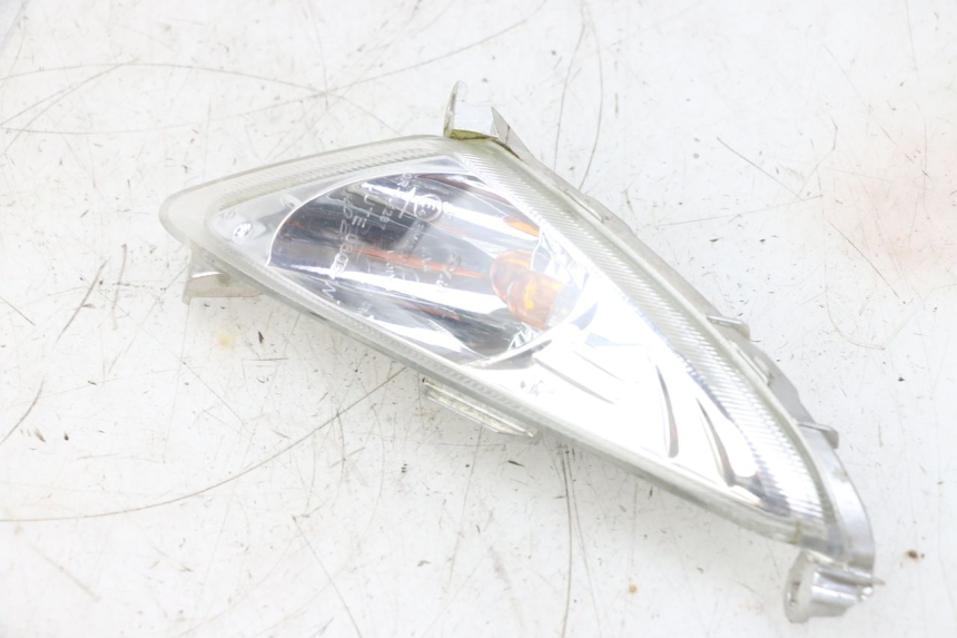 photo de RIGHT FRONT TURN SIGNAL SYM ORBIT 2 4T 50 (2008 - 2017) - Fixing points details