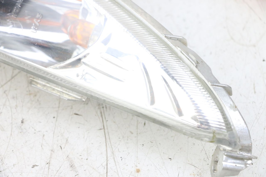 photo de RIGHT FRONT TURN SIGNAL SYM ORBIT 2 4T 50 (2008 - 2017) - Surface and material condition