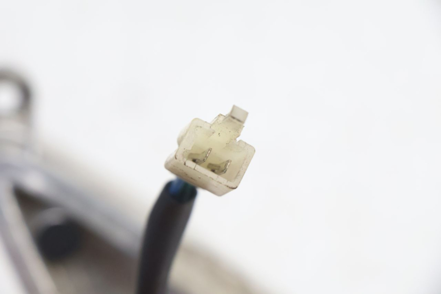 photo de FRONT RIGHT TURN SIGNAL SYM ORBIT III 3 4T 50 (2021 - 2025) - Surface and material condition