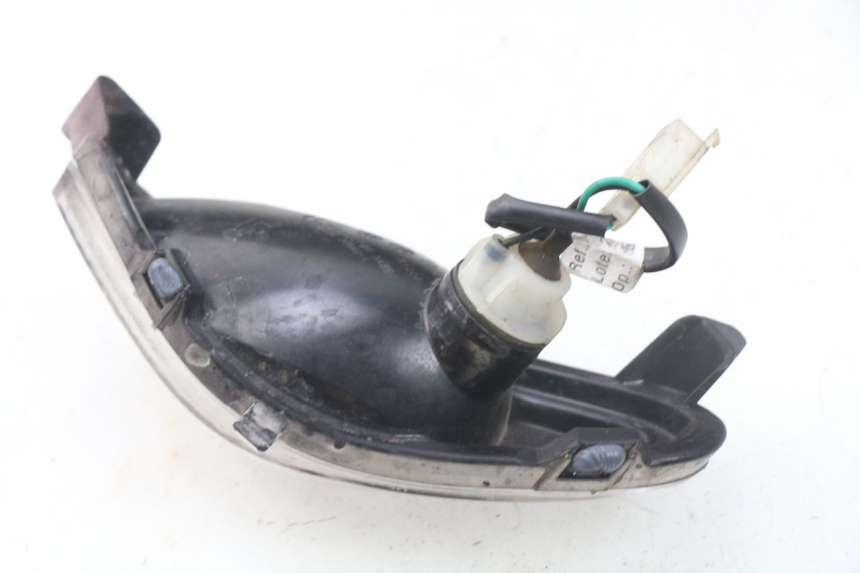 photo de FRONT RIGHT TURN SIGNAL MBK OVETTO ONE 2T 50 (2013 - 2017) - Alternative perspective